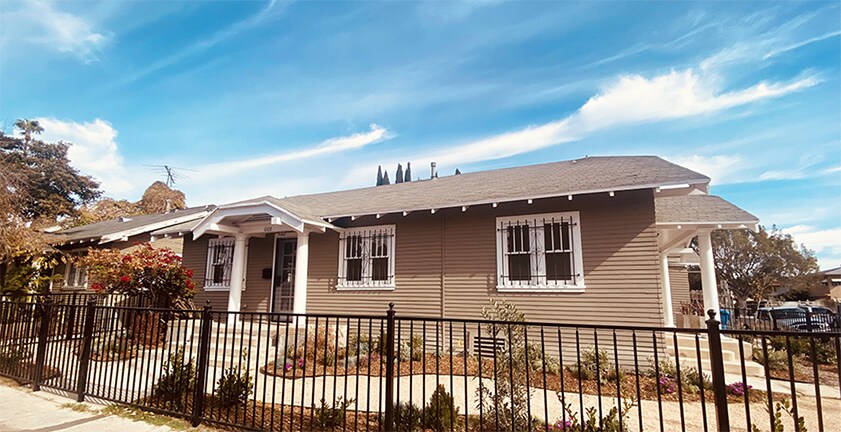Foto principal - 1208 N Bronson Ave