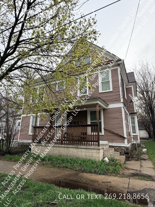 Building Photo - 814 Broadway Ave NW