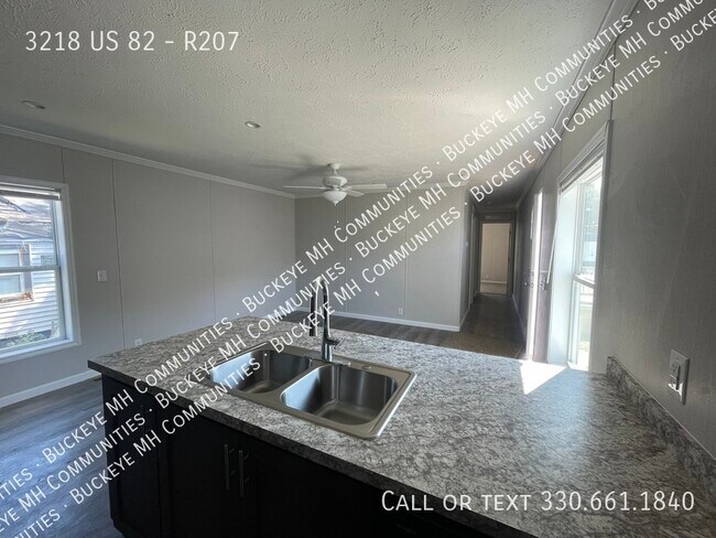 Foto del edificio - 3218 US 82-R207