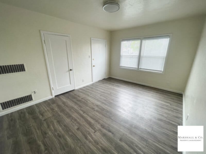 Primary Photo - UPDATED TOP FLOOR 2BR/1BA IN SMALL AND QUI...
