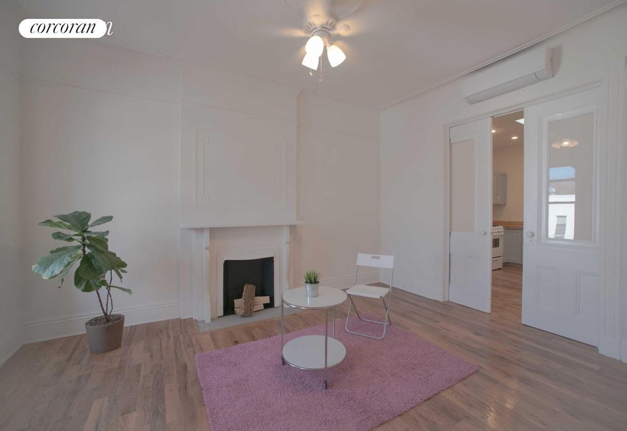 Foto principal - 690 MacDonough St
