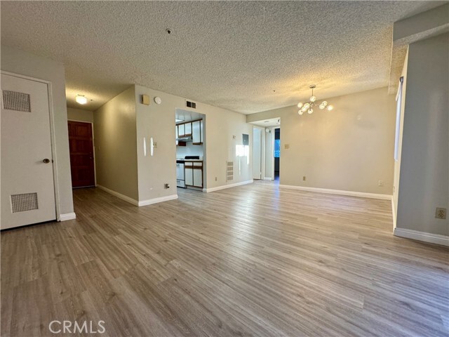 Foto del edificio - 987 E Del Mar Blvd