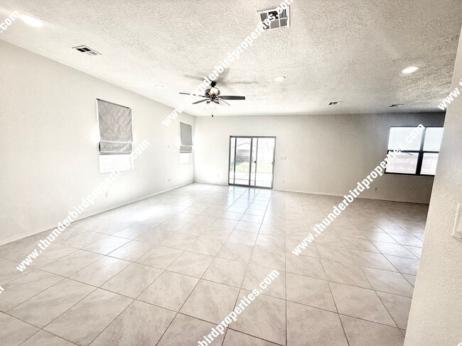 Building Photo - Great 4 bedroom home - Rio Rancho