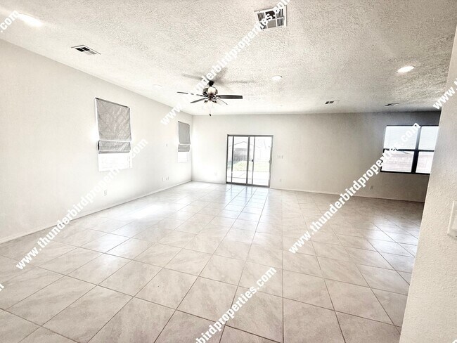Foto del edificio - Great 4 bedroom home - Rio Rancho