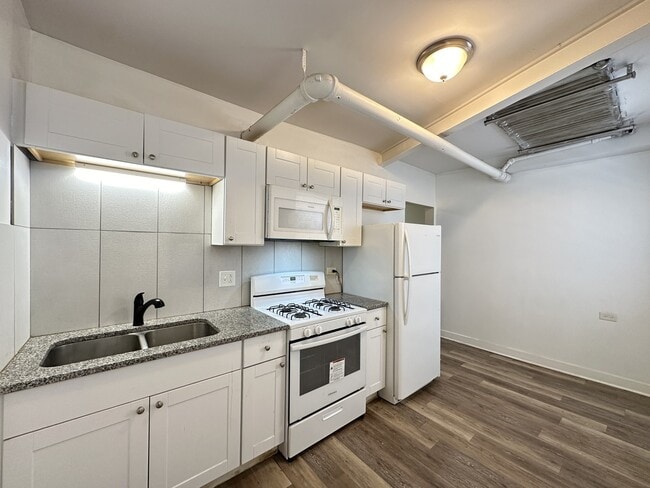 Foto del edificio - 4824 W Addison St