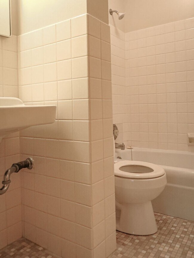 Interior Photo - Chalet Gardens Apartments