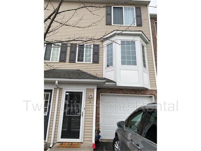 Foto del edificio - 5039 Evergreen Dr N