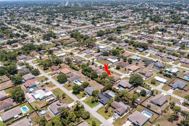 Foto del edificio - 949 SW Longfellow Rd