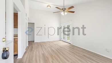 Building Photo - Unit