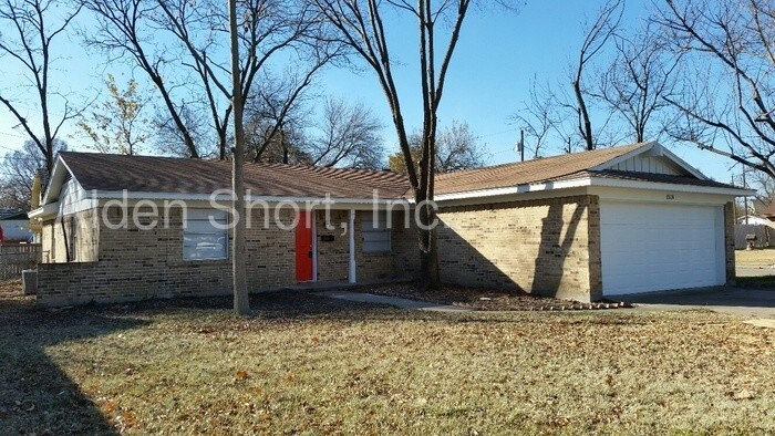 Primary Photo - 1518 McDonald Dr