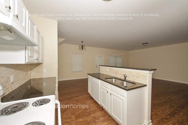 Building Photo - 3030 Stonebrook Cove