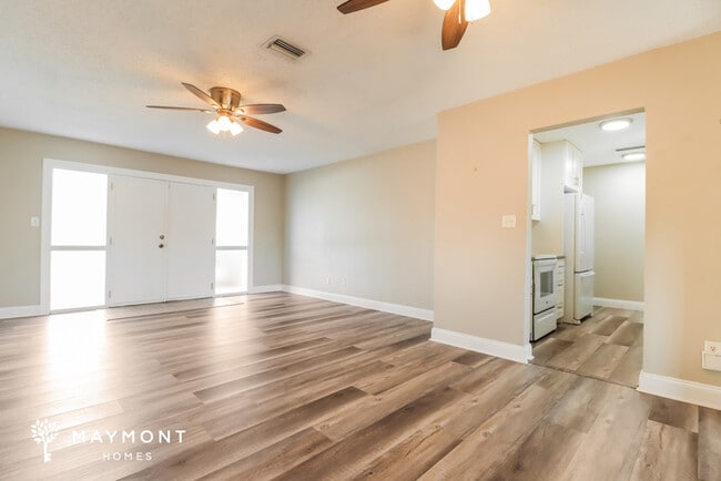 Building Photo - 1023 San Pedro Dr