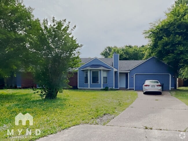 Building Photo - 7542 Lone Oak Cove