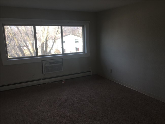 Foto del edificio - 414-424 E Cedar Ave