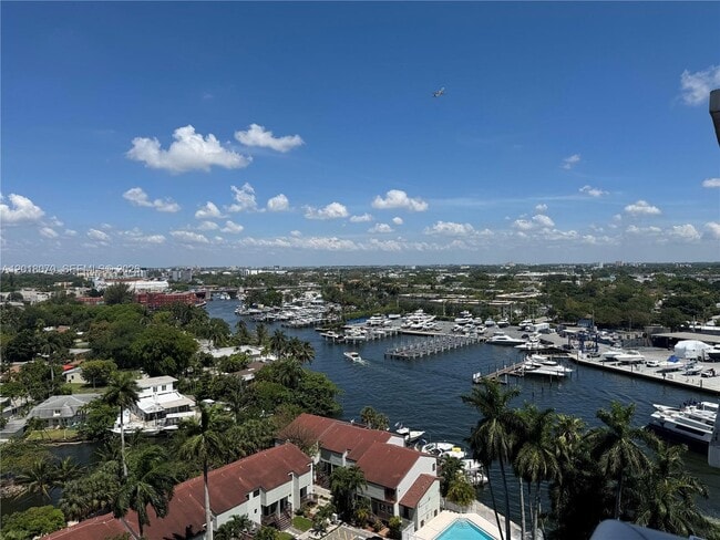 Foto del edificio - 1861 NW S River Dr