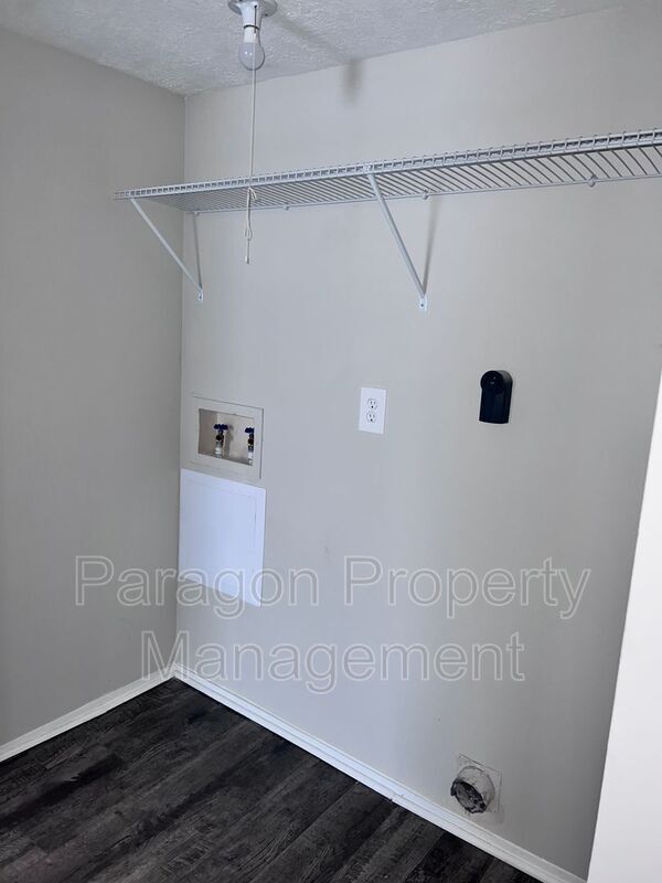 Building Photo - 2575 Tobacco Rd