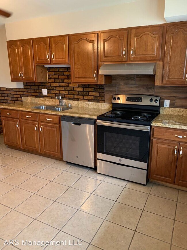 Building Photo - 3 br, 2 bath House - 125 Elbring Drive