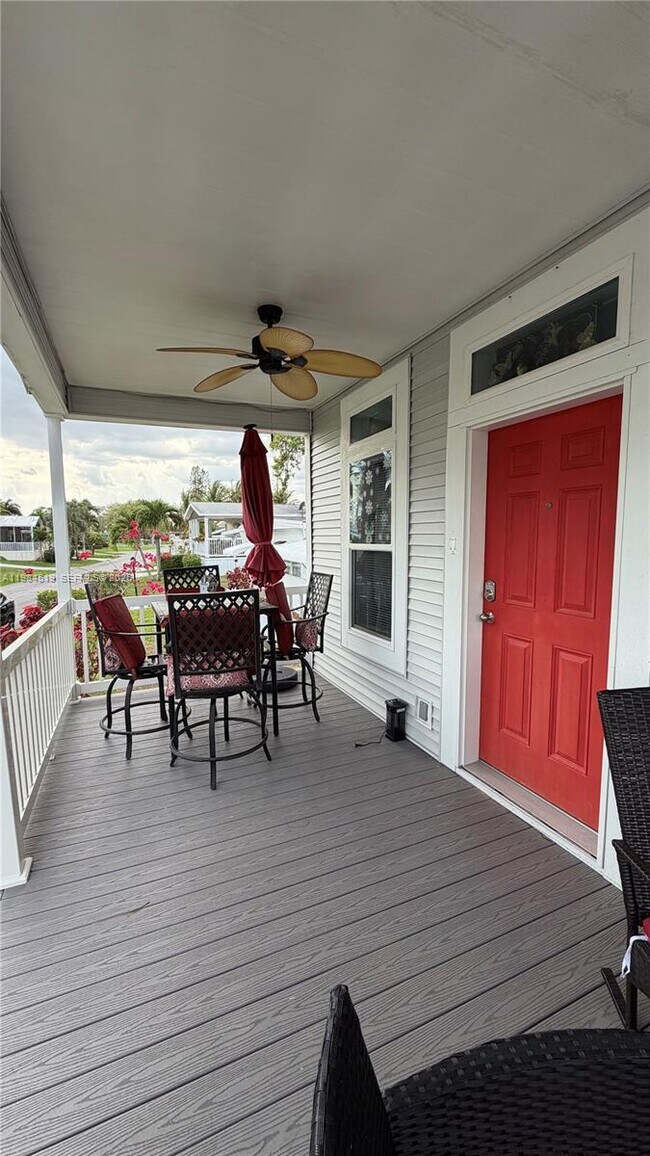 Foto del edificio - 4219 Royal Manor Blvd