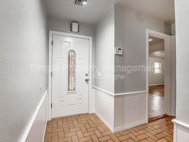Foto del edificio - 10300 Major Ave
