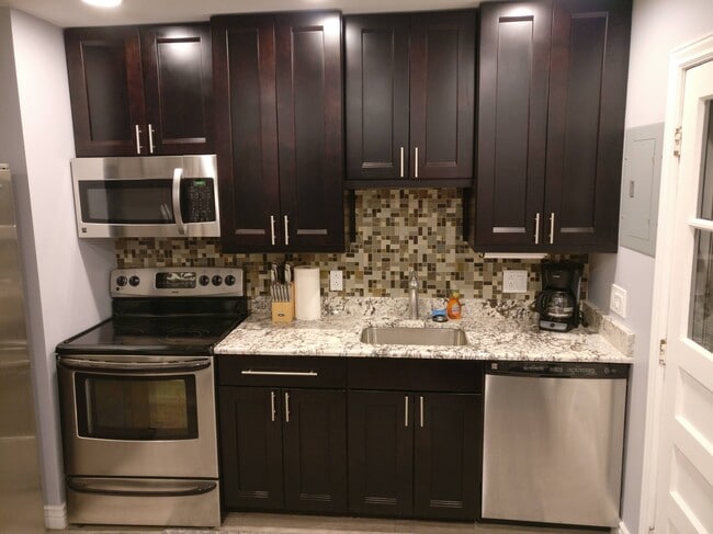 Building Photo - 4073 Spruce Way