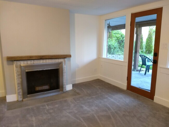 Foto del edificio - 12344 Sand Point Way NE