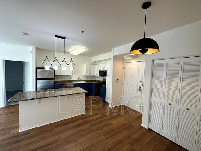 Building Photo - 100 S Alameda St