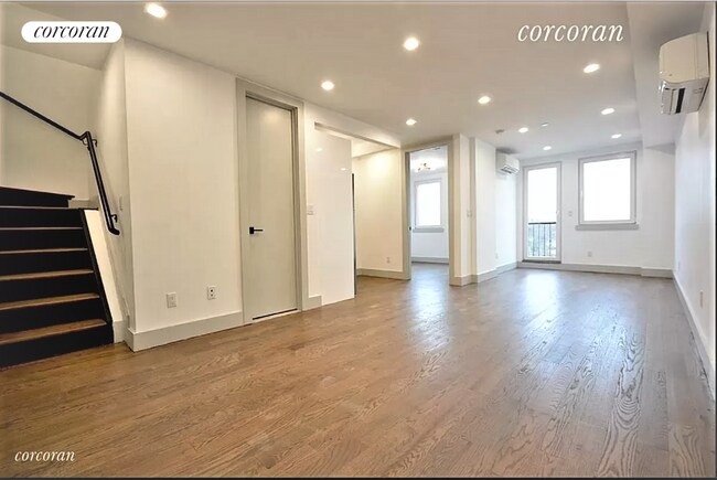 Foto del edificio - 896 New York Ave