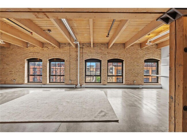 Foto del edificio - 404 N Washington Ave