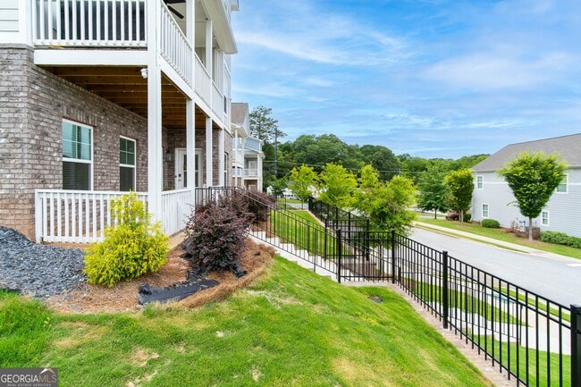 Building Photo - 831 Corsiglia Farm