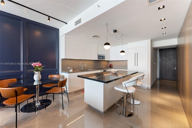 Foto del edificio - 88 SW 7th St