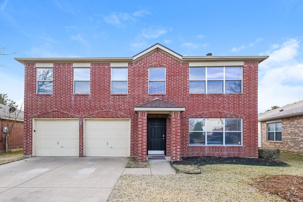 Foto principal - 1961 Earnhardt Way