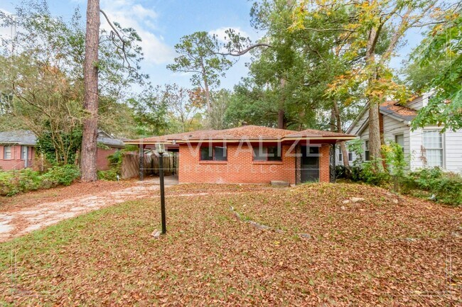 Foto del edificio - Updated 2 Bed/1 Bath Home in Mobile! **Plus a FREE 50" Smart TV!**