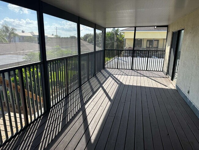 Foto del edificio - Beachside living!