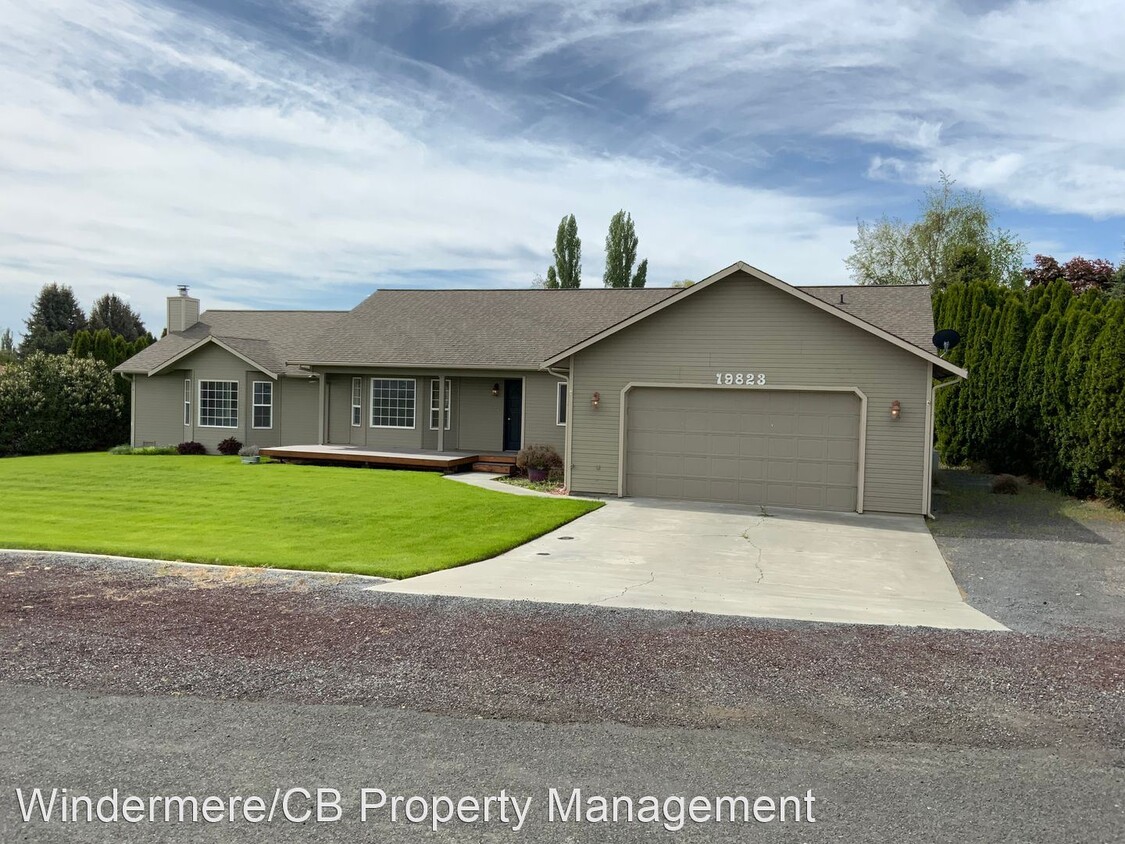 Primary Photo - 4 br, 3 bath House - 19823 NW Fairway Dr