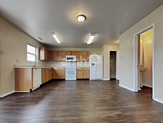Foto del edificio - 3347 Hemlock St