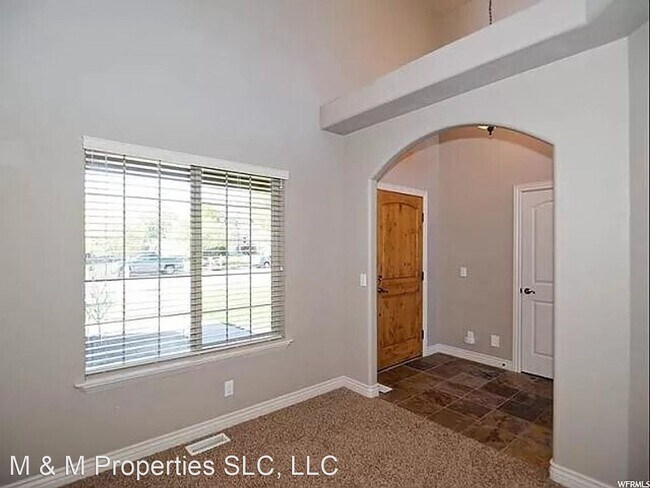 Building Photo - 5 br, 4 bath House - 3732 W Salinas Dr