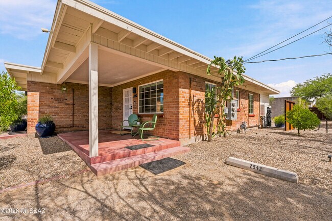 Foto del edificio - 2542 E Seneca St