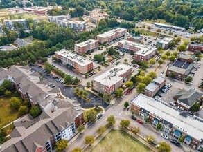 Building Photo - 11712 Chester Village Dr