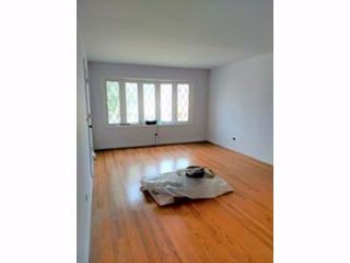 Foto del edificio - 9751 River St