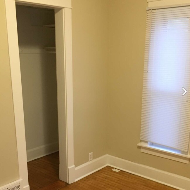 Foto del edificio - 2307 Blake Ave