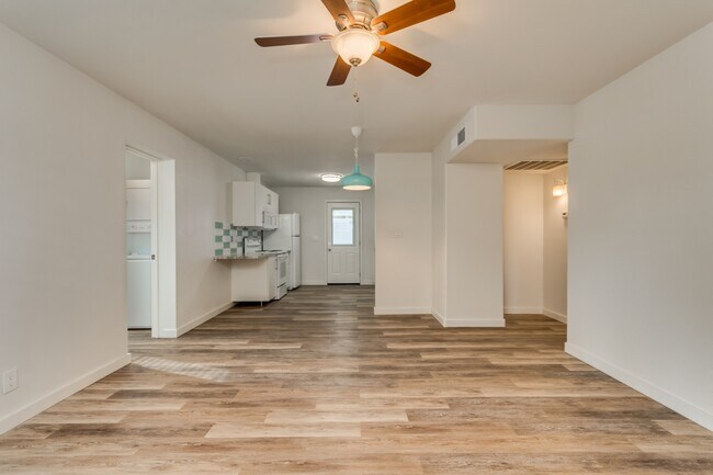Foto del edificio - 1245 W 4th St
