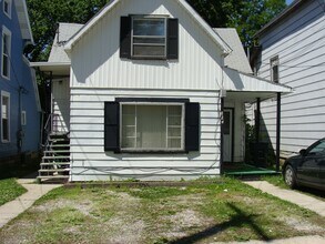 Building Photo - 824 W Main St