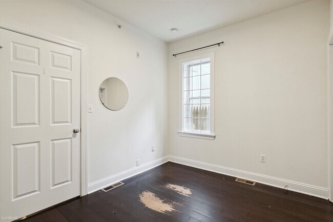 Foto del edificio - 3 br, 1 bath Duplex - 1832 N 18th St Unit 111