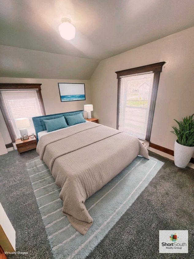 Primary Photo - Updated 1 Bed 1 Bath Upper unit