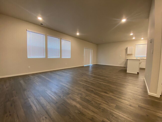 Foto del edificio - 4808 Gray Ct NE