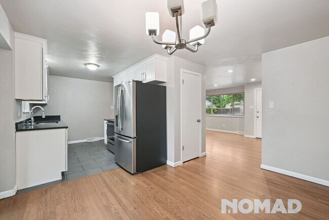 Foto del edificio - Spacious 5BR House in Aurora