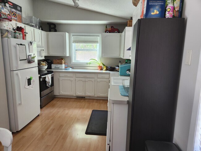 Foto del edificio - 5796 Cedarwood St NE