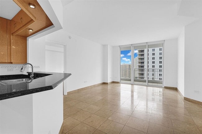 Foto del edificio - 801 Brickell Key Blvd