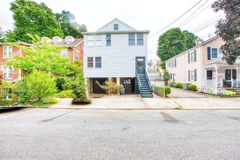 Primary Photo - 26 N Eckar St