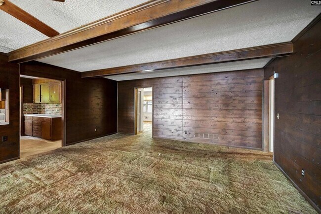 Building Photo - 212 S Lake Dr